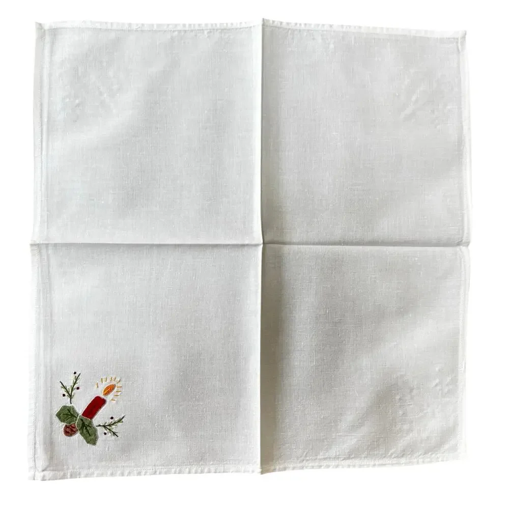 White cotton Christmas holiday tablecloth appliqué & 6 matching napkins flaws